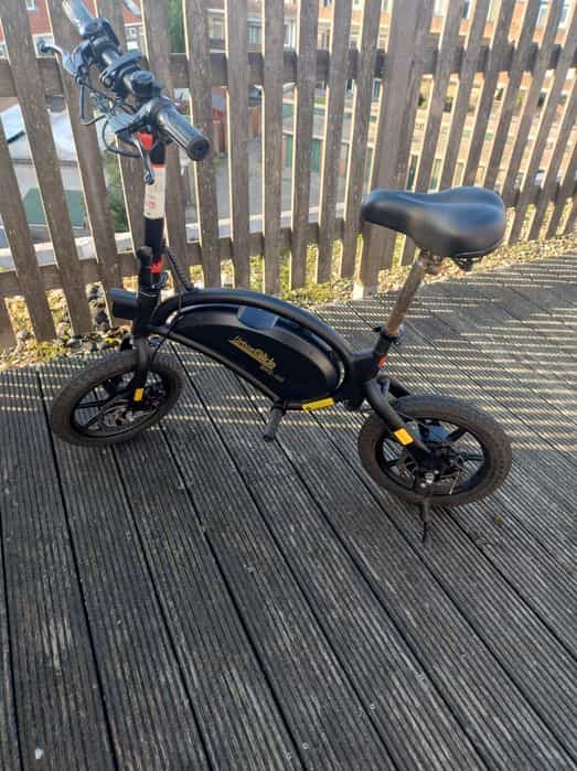 Vând bicicleta electrica