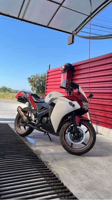 Vand Honda CBR 125 R