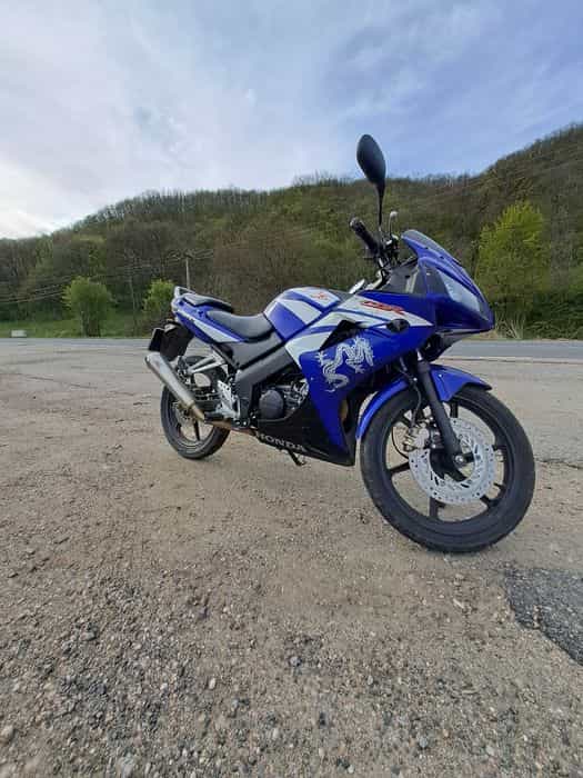 Motocicleta A1 Honda Cbr 125