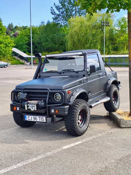 Vând Suzuki Samurai Cabrio Foarte frumos și îngrijit