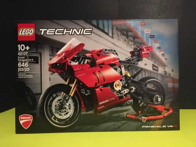 Lego Technic Ducati Panigale V4 R 42107