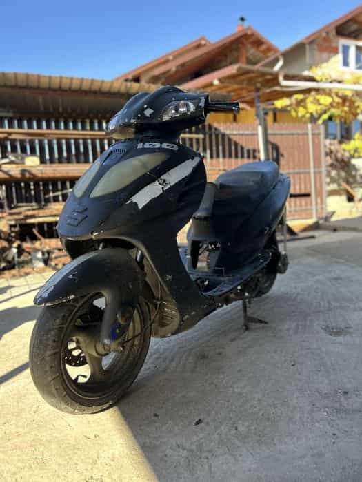 Vand scuter suzuki 125