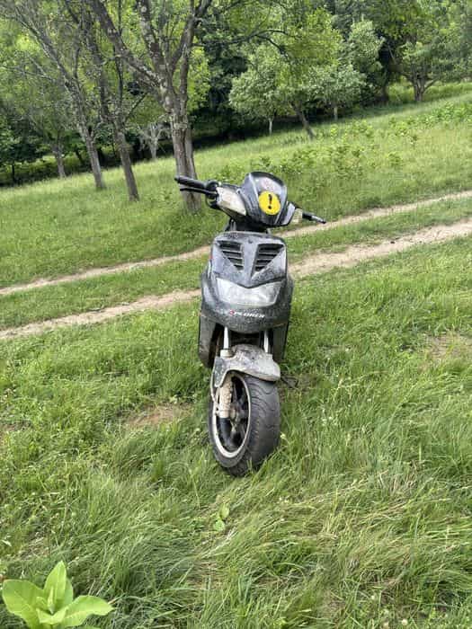 Vand sau schimb scuter de 80cc