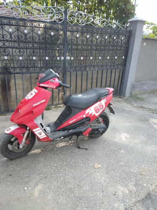 Vand scuter de 49an 2 T