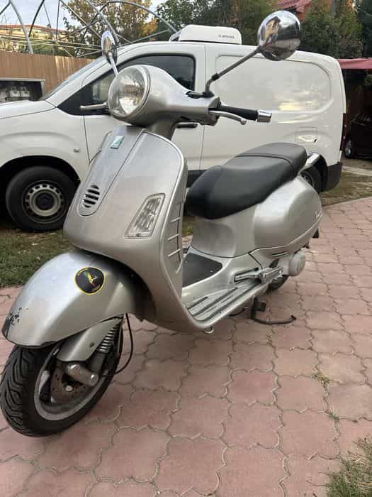 Piaggio Vespa GT 200