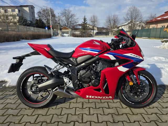 Honda CBR650R 2025 E-clutch