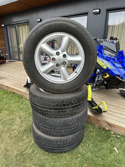 Vand Roti Iarna 255 60 18 Land Rover Freelander  cu anvelope Nokian