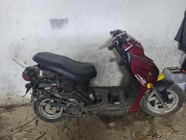 Vand scuter peugeot