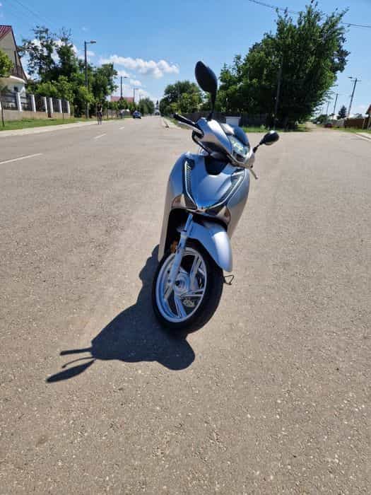 Honda sh 125i 2018 PERMIS CATEG B led abs /start stop  keyless go etc