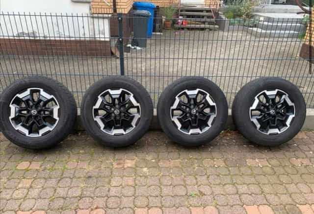 Cauciucuri cu jante Nissan Navara