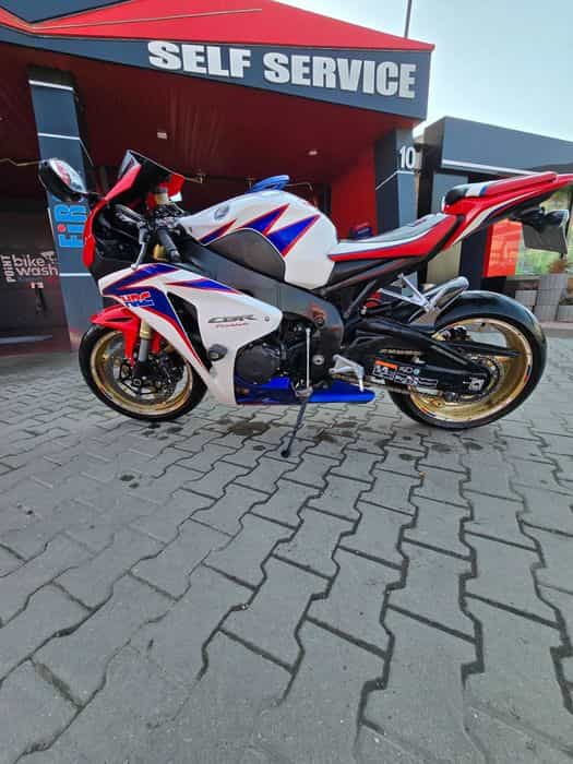 Vand HONDA CBR 1000rr
