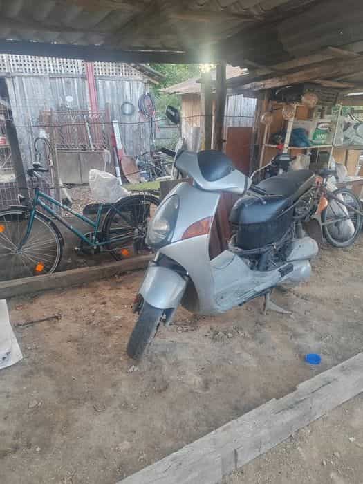 Vand scuter honda sh 150 si smartwatch nou si tel nou