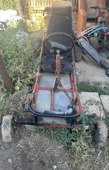 Cart pe benzină mai multe detali in privat nu trimit în țară