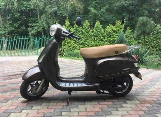 Scuter model Vespa, motor 125 cc