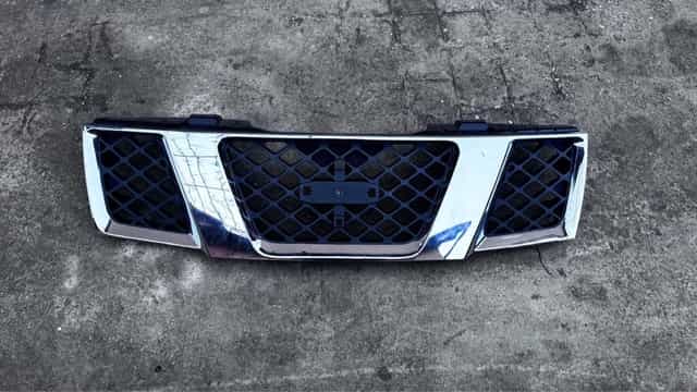 Grila radiator Nissan Navara model D40 an:2004-2015