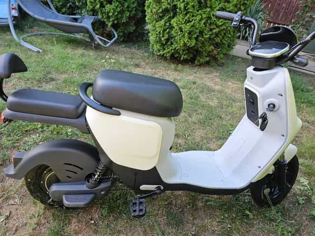 Scuter Electric M12