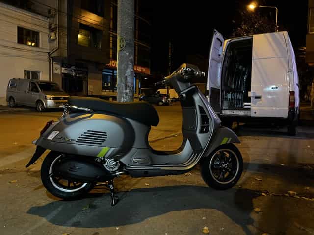 Vespa GTS 300 Tech model 2023