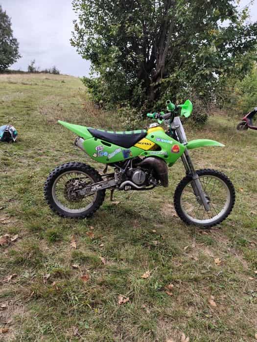 Vînd cross kavasaki de 65cc cu cilindru mărit la 82cc