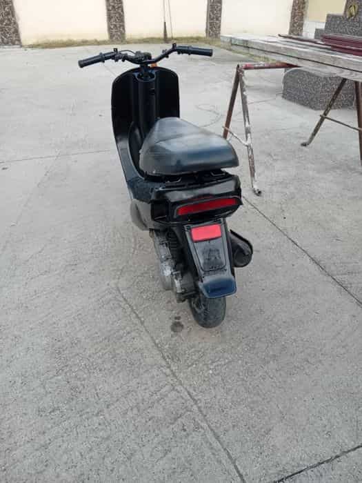 Scuter vând sau schimb