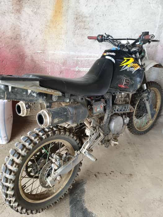 Vând cross Dominator 650cc