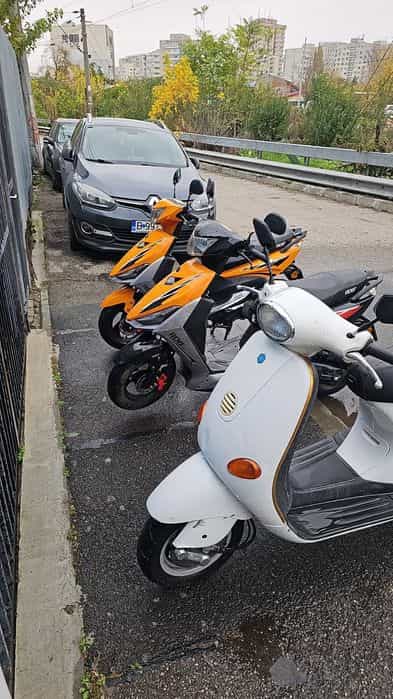 Vând scutere 2022
