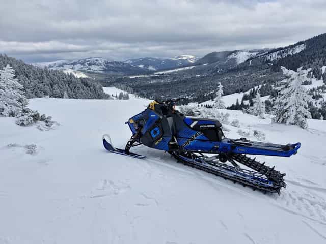 Snowmobil Polaris RMK PRO