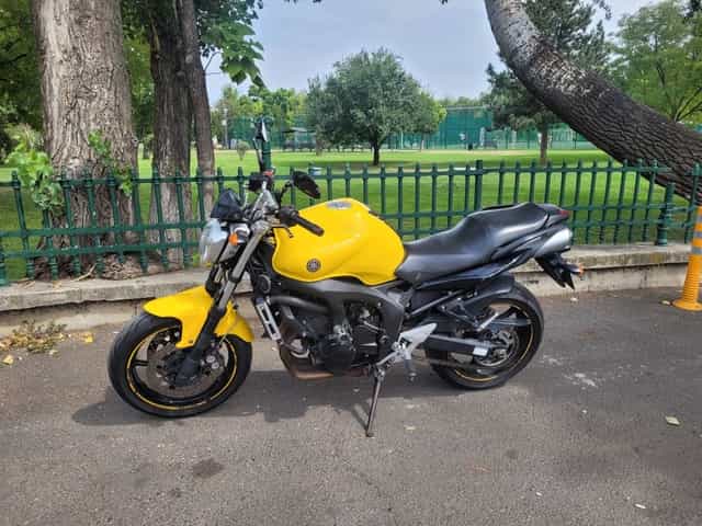Motocicleta Yamaha FZ6 S2 naked, 600cm