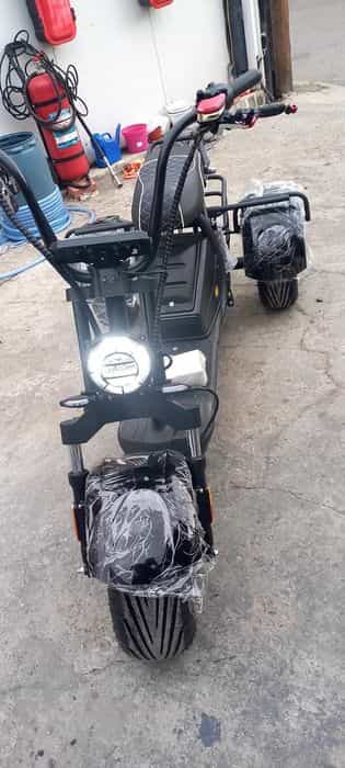 Scuter electric cu 3 roti