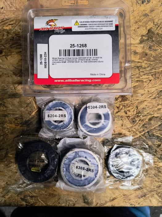 Części do Honda Varadero XL1000V: łozysko koła, regulator napiecia