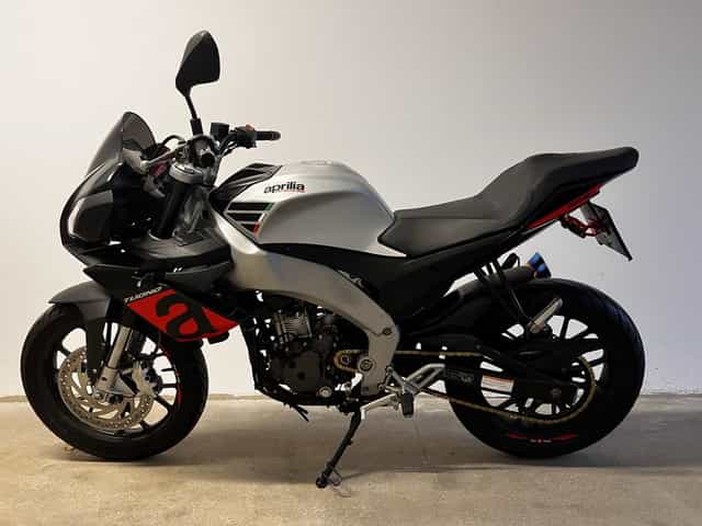 Motocykl Aprilia Tuono 125 4t 2019 kategoria B