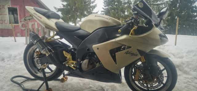 Kawasaki Ninja ZX10R 2005r