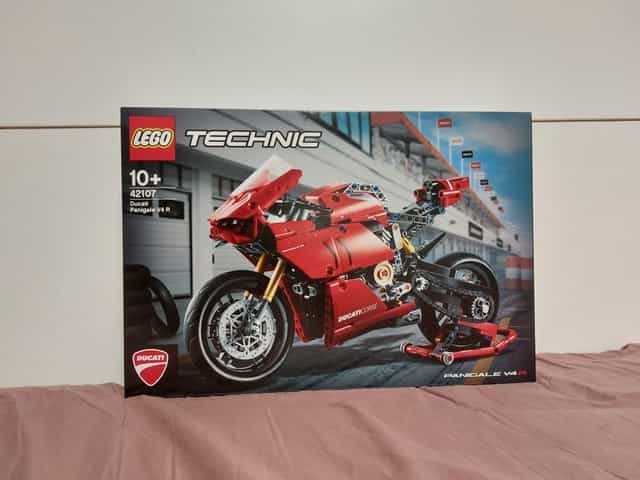 LEGO® 42107 Technic - Ducati Panigale V4 R