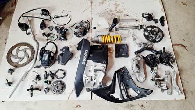 Ducati Multistrada 950 amortyzator wentylator owiewka kierownica ośka przełącznik set półka z...
