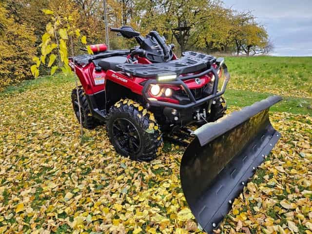 quad can-am outlander