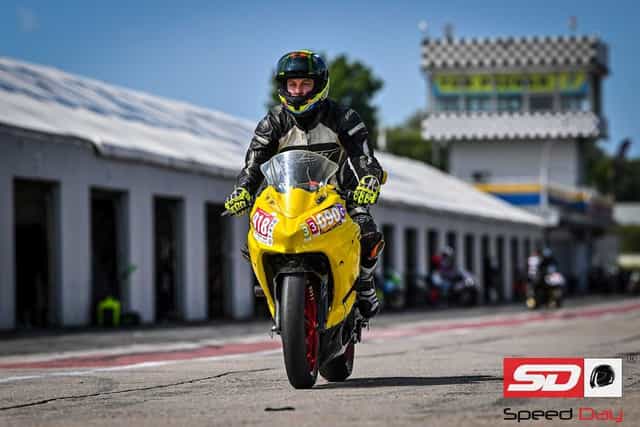 Kawasaki Ninja 400 na tor, torowa, ohlins, TSS