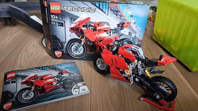 LEGO Technic Ducati Panigale V4 R
