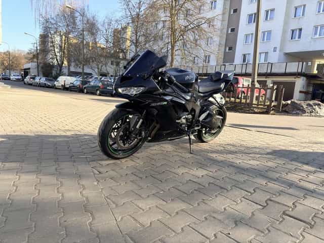 Kawasaki Zx6r 636 cbr gsxr