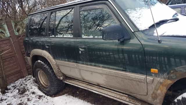 Nissan Patrol Drzwi Prawe tylne Y61 99r