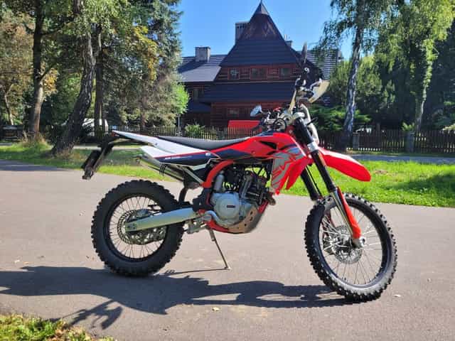 SWM RS300R jak nowy (400km z tego roku) + super akcesoria