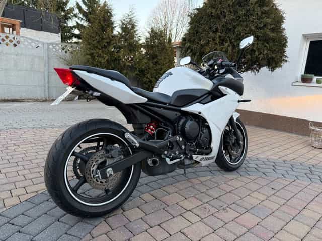Yamaha FZ6R (XJ6 Diversion f)