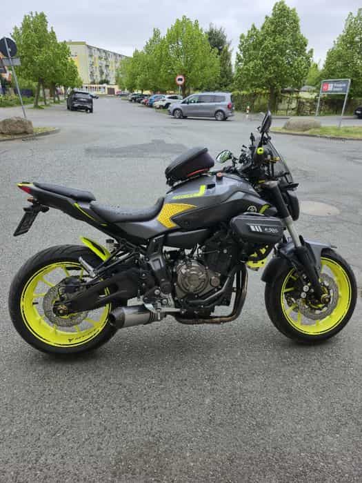 Yamaha MT 07 Night Fluo