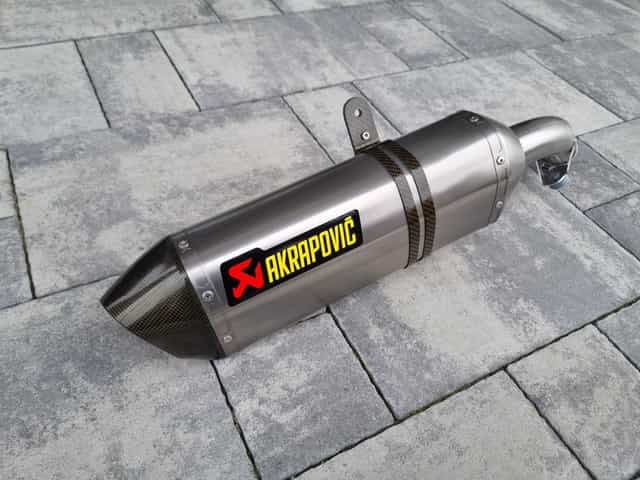 Honda VFR 800 F oraz VFR 800 X Crossrunner Tłumik Wydech Akrapovic