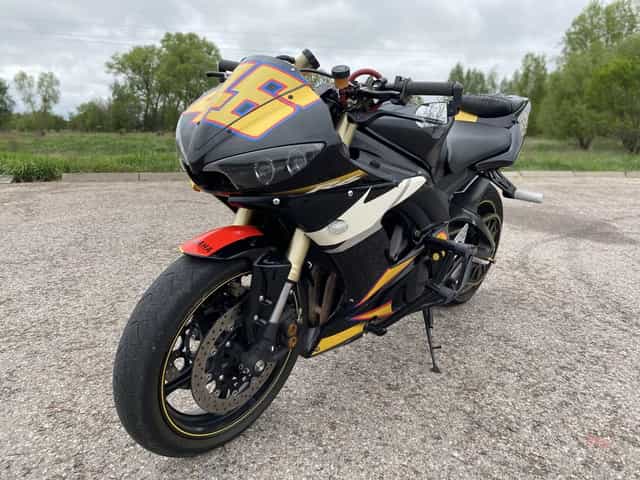 Yamaha R6 5SL Valentino Rossi 2005 stunt