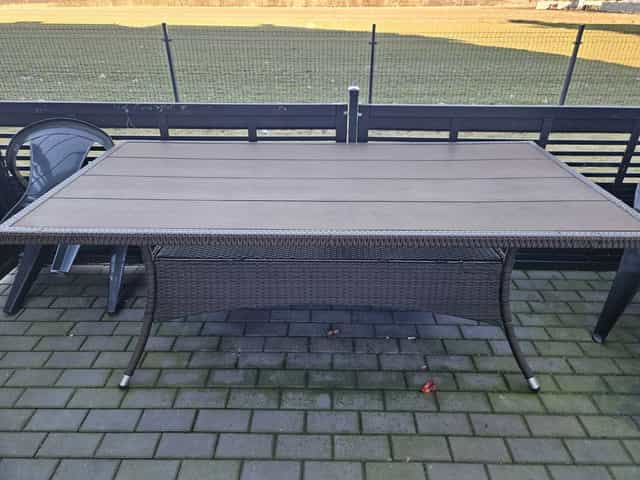 Stół ogrodowy / tarasowy