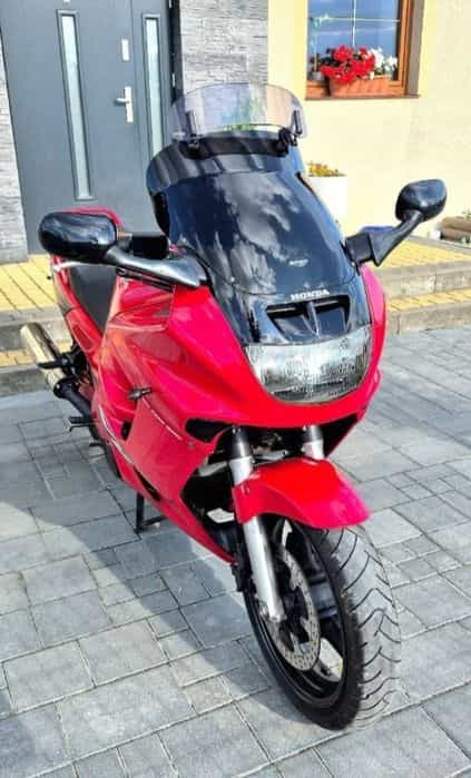 Honda CBR 1000F SC24