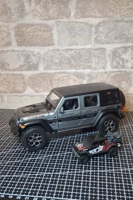 Model jeep wrangler 1:22
