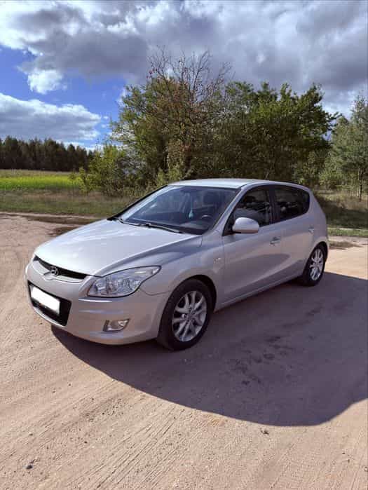 Hyundai i30 2.0 benzyna 143km, nowe opony lato/zima