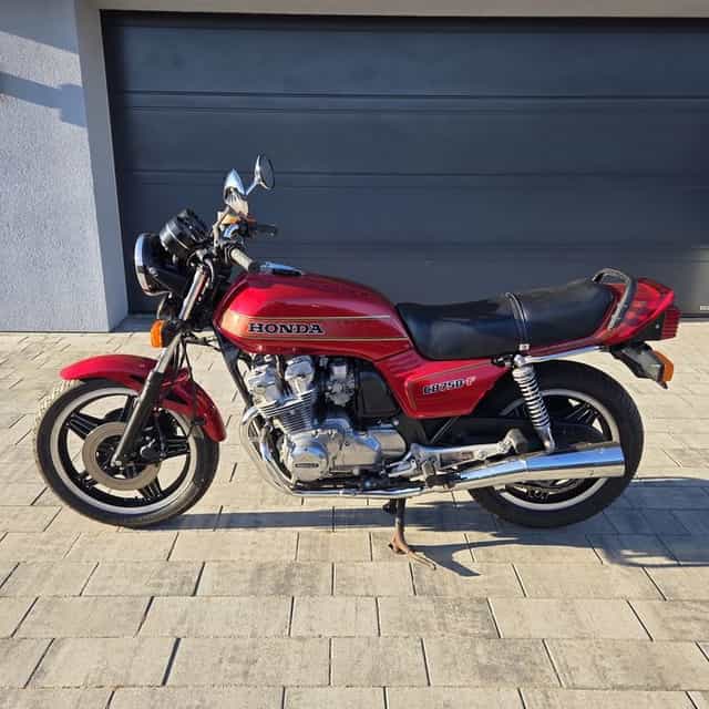 Piękny Klasyk Honda cb750f rc04