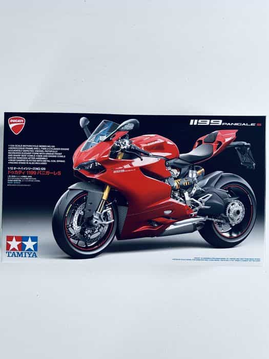Motor motocykl Ducati 1199 Panigale S model do sklejenia Tamiya 14129