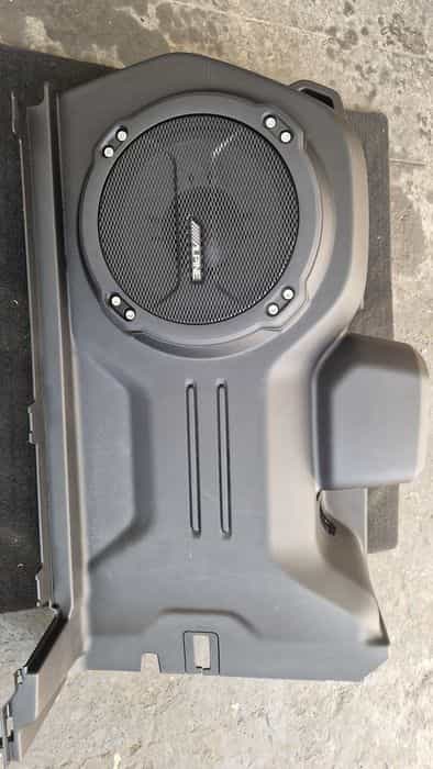 Subwoofer JEEP Wrangler JL 4D  Polift